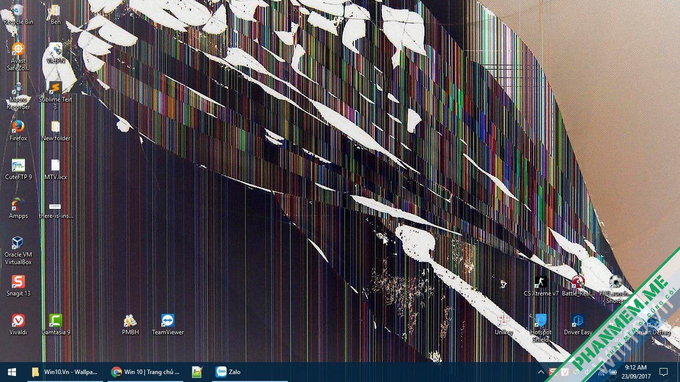 Download bộ sưu tập Wallpaper màn hình bị vỡ 2 Wallpayper màn hình bị lỗi VGA, màn hình bị bể nát hahaha =))